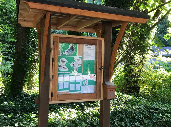 Kiosk Lakemoor Drive